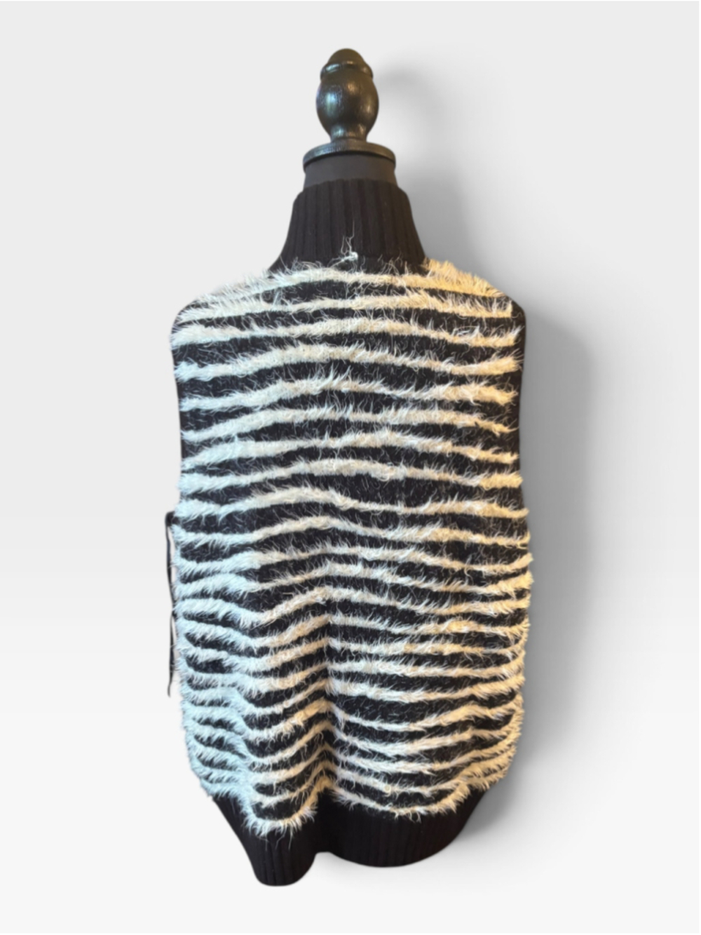 Chico's Black/White Sweater Vest - Size 2 or L - Picture 2 of 8